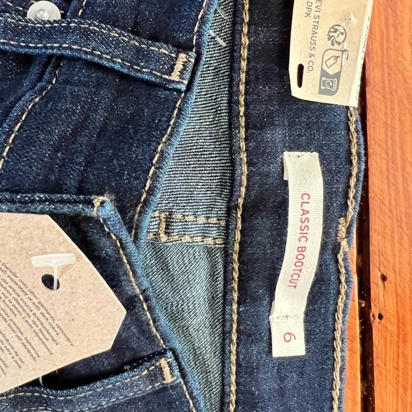 Levi's Classic Bootcut Jeans - Picture 4 of 5